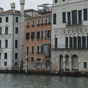 Гостевой дом Leon Bianco On The Grand Canal, Венеция